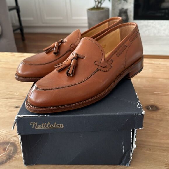 NETTLETON The Greensboro Tassel Loafer in Saddle Calf Brown Size: 08 - EE NEW main image 9